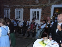 Bild  173 | 185  :: Weinfest im "Mennerhaus" in Zell am Pettenfirst 2011