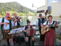 Bild  130 | 185  :: Tostmann Trachtenschau "Dirndl ahoi" am Klimtschiff