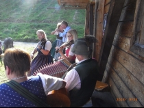 Bild  086 | 185  :: Fest der Volkskultur 2016 in Oberwang -  da wurde sogar getanzt zu unserer Musik