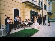 Bild  109 | 185  :: Hochzeit Marc Giradelli  im Schloß Kogl mit  F.Klammer, T.Sailer, R.Mittermair Ch.Neureuther, P.Zurbriggen, Prinz Hubertus v.Hohenlohe
