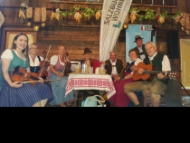 Bild  052 | 185  :: Im Stadl der Zistelalm mit unserem Freund Bgm. Harry Preuner  Juli 2018