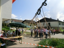 Bild  154 | 185  :: Maibaumaufstellen beim Seniorenheim 2014