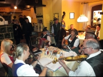 Bild  093 | 185  :: "aufgeig'n" in Bad Goisern  2015